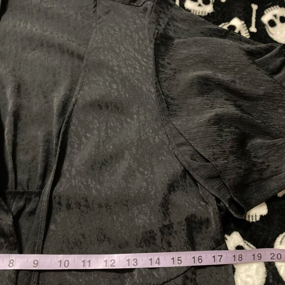 H&M Black silky satin bell sleeve dressing gown ~ MEDIUM LARGE duster dress robe - Picture 8 of 13